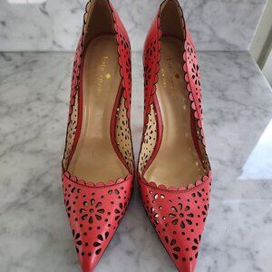 Kate Spade New York Coral Laser Cut Floral Pumps Size 8 Made in Italy Vero Cuoio